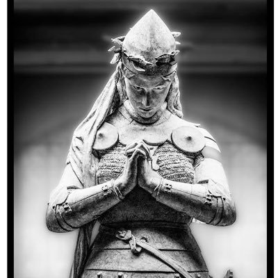 La France ne peut être la France sans la grandeur.Nous sommes légion,nous ne pardonnons pas,nous n'oublions pas, redoutez-nous⚔️MEGA#Patriote#Lola🐈💙🤍❤️