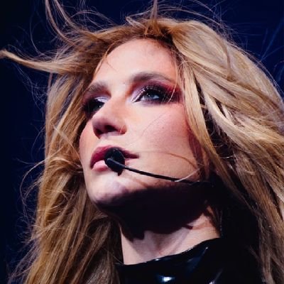 “greatness, just a shade of madness, ego, just a face of sadness” . kesha follows me and is my friend in fortnite ♡ . kesha noticed 26x .