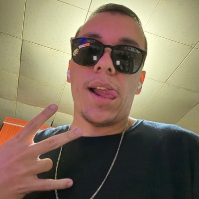 Paes__'s profile picture. - P4L 🌴 - Founder/Owner/CEO: Grupo Skivazy - Maior Lunático da Historia da humanidade. - Em busca do sonho impossível, ser a pessoa mais odiada do planeta.