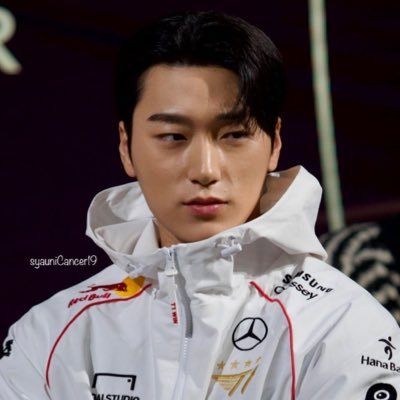 #남준 #悠太 #태용 #홍중 can you introduce me to carlos sainz? ♥︎
