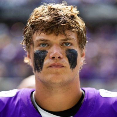 #1JJMCCARTHYFAN | #SKOL | #WolvesBack | ✝️ | #professionaltroller|