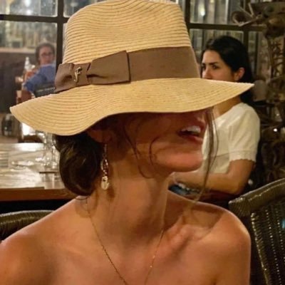 A girl who likes to travel👒