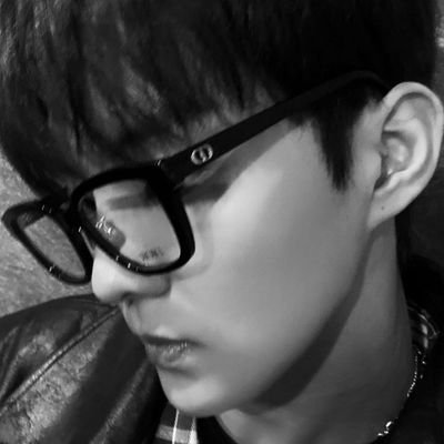 He triggers your heart burst into flames, 𝗃𝗂 𝖼𝗁𝖺𝗇𝗀𝗆𝗂𝗇.