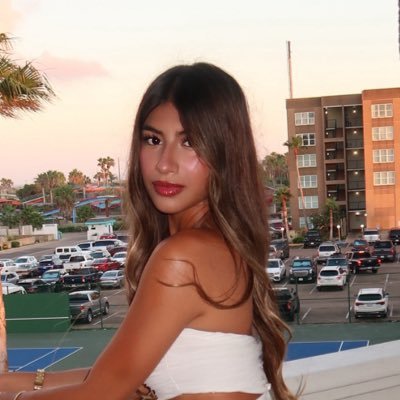 nataliegonxalez's profile picture. In my own perfect little world