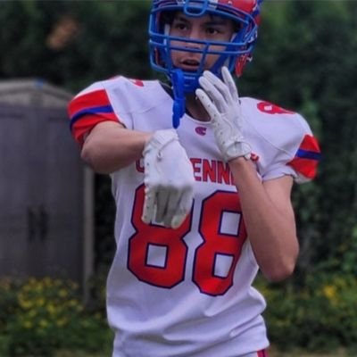 Kayden| 16| Senior Varsity Football
a hard working & passionate athlete and is proud to be nominated for Youth athlete of the year 2025! Dedicated to his sport