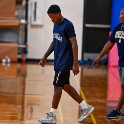 C/O 29’ l 5’6 l Smithfield Selma high school l Instagram-jb_flexoo email-jabiasbradshaw120@gmail.com
