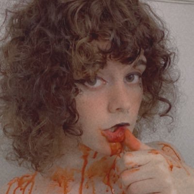 22-she/her-10$ dm fee for non moots-MDNI -DM for menu-lesbian👩❤️💋👩- https://t.co/0GIAmA9hng