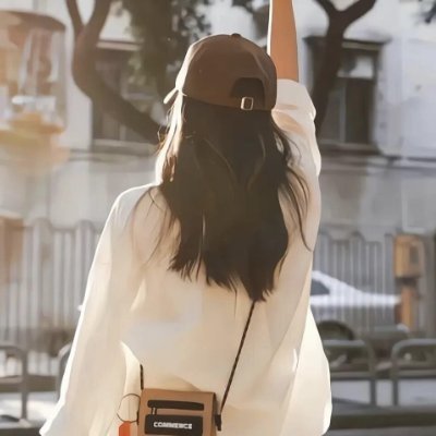 uxhuh26269273's profile picture. Courage is not absence of fear, but walking with it.🚶‍♂️🔥勇気は恐怖の不在ではなく、それと共に歩くこと。
日本に憧れる人・日本語を（かろうじて）勉強している人