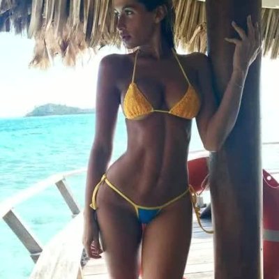 sweet girl who likes to watch anime and take hot pics and videos
