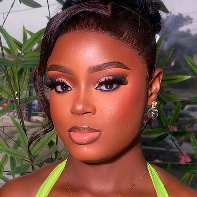 Wholesale hair vendor,we sell all kinds of wigs,frontals,braided wigs,closure wigs and lots more.