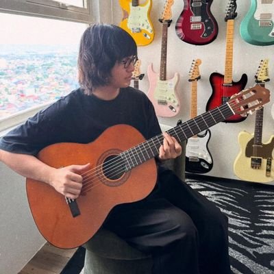 sam_smw8's profile picture. koi