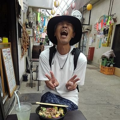 しがない&しどけない感じです。
N.R.B /ULTRA YAKARATIC MC's
オレにボディータッチしていいのは女だけだ。
音源は下記に
