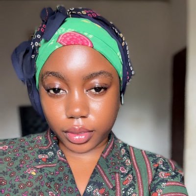 Soft babe💕 LL.B. (hons) Introvert ✨ Small business owner ✨ Banger boys are hated with passion.