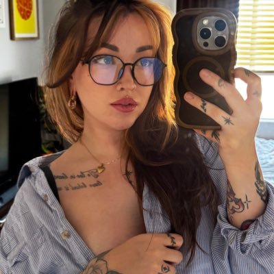 she/her • 28 • midwest emo / sabrina carpenter enjoyer