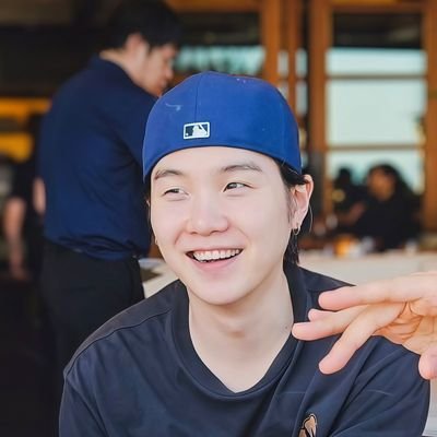 Millones de sonrisas en el mundo y la tuya es mi favorita.
Echo de menos aquel único momento.
