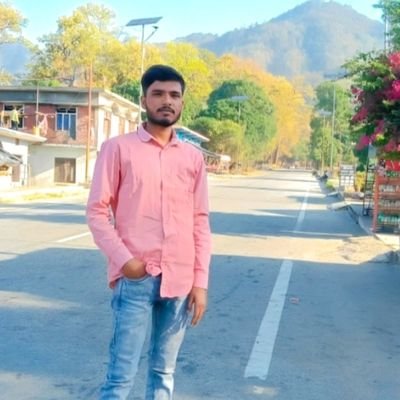 नजर वाले को हिंदू और मुसलमान दिखता है, मैं अंधा हूं साहब मुझे हर शख्स में इंसान दिखता है!!