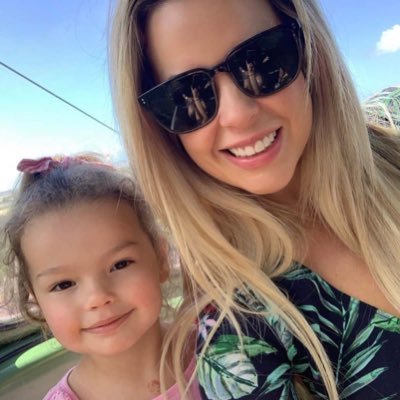 Beautiful mother of one lovely daughter always being cool and loving..…love to be loved🥰💐
