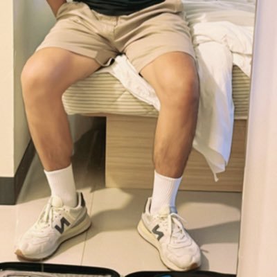Alex50700366919's profile picture. 未滿十八勿點開｜180/75/0.5|嘉義人｜21大學生｜西裝控白襪控三角控