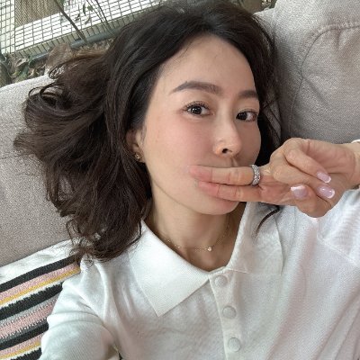 🌸 I’m an Asian-American girl who loves to explore the world, one adventure at a time. Whether it’s chasing sunsets, discovering hidden cafés, or getting lost