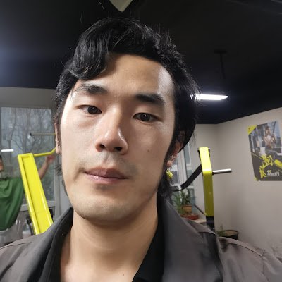 RobinR125521's profile picture. 