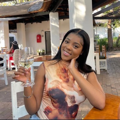 Pls follow back,old account was hacked registered accountant | 📈 | 💍 & Mfazi Ka Mntungwa. Wonderlust🇬🇧🏴🇸🇿