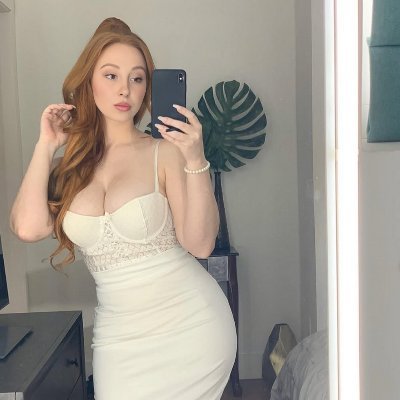 Just a cutie and shy redhead
talk to me here 👇🏼👀
