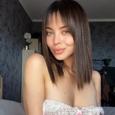Just a girl with tempting eyes & a playful smile… 
I love teasing, chatting and keeping you curious 😏 
Find the spiciest side of me on OF 💋