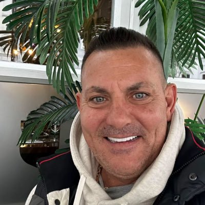 I’m Anders Saathoff. originally from Germany but currently residing here in San Jose California. I’m a single father to a son named Alex. 😊❤️