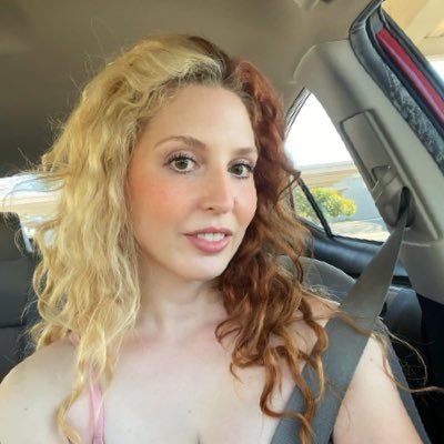 KileyStell12837's profile picture. 