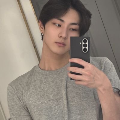 Junjunwon5's profile picture. 𝔼𝕟𝕙𝕪𝕡𝕖𝕟☂︎☁︎☼
𝕜𝕡𝕠𝕡 𝄞♬