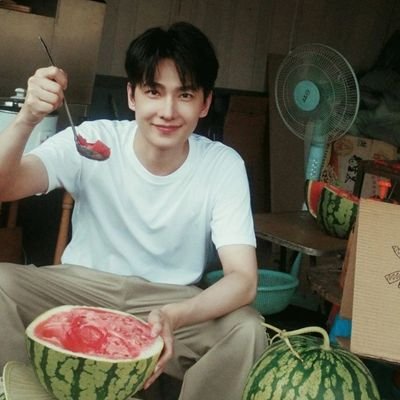 tayorogilani_'s profile picture. A mom, suka voli.