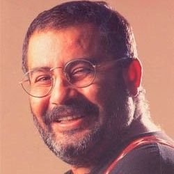 Ahmet Kaya şarkılarıyla sevdalanmışız biz iki gözüm.