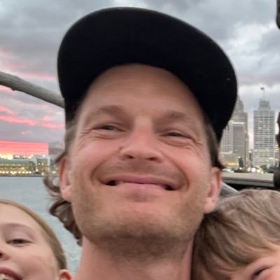 Driver MFF-podden @RadioNittonTio på Spotify & pratar Malmö och MFF i Hela Malmös lag, @HelaPod. jon.nordstrom@gmail.com