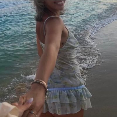 really really cool and normal chill girl ( sfw) @urgirllils @thatgirllils request ≠ accepted ( might’ve removed you )