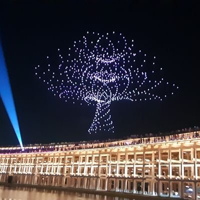 MSKR2001's profile picture. 極度の人見知りでFANKSの皆さまの📮見る専門でしたが、抑えきれない気持ちを呟くようになりました。いいね🤍も恐る恐るですが共感のしるしに。2026年も親子でライブ参戦予定🙌聴きたい曲→👧STILL LOVE HER、👦SEVEN DAYS WAR 🎸🎤🎹