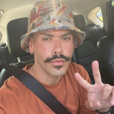 6’4 (1.93 metros)🇵🇷•Aids Healthcare Foundation HIV and STD Prevention Latin Educator and Case Manager •Model•Mentor•MR.ORB PR•snap:carlos_keend