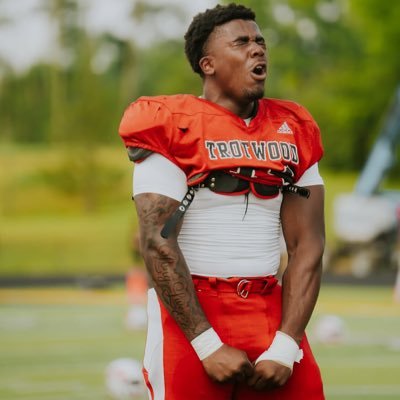 2026 / 6’2, 260 / EDGE/ Multi sport athlete / Trotwood Madison HS / Man of god✝️ Bench-350 Squat-625 DC/DL Coach - @coachtrewb -937-309-3456 NCAA ID #2508708202