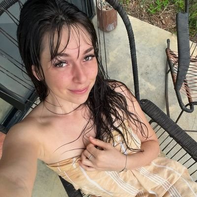 marie95ella's profile picture. ,