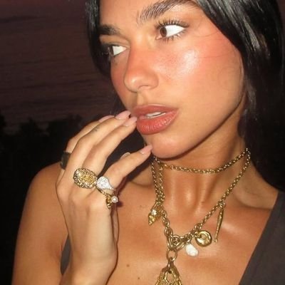 dua lipa fan account ⋆ biggest pretty please stan ⋆ メ𝟶 || @lipabel
