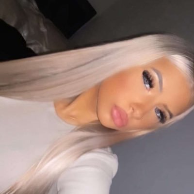 19👸🏼 📍Manchester🇬🇧 Single/Virgin🤭 Pay Pal me for a surprise 😫💦 pay pig NEEDED💸🐷