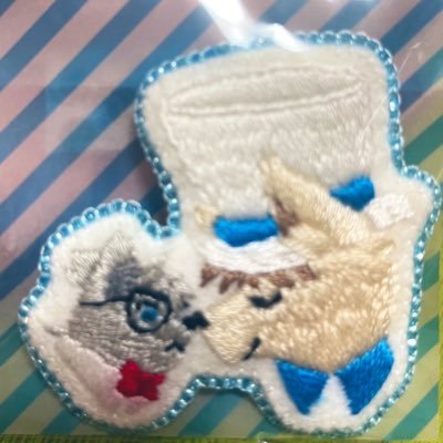 メモ、作業、見る専、のんびり雑談用垢。成人済。アイコンは作っていただいたケモ好敵手のブローチ……。ヘッダーはかいてもろたニャオハキッドイラスト