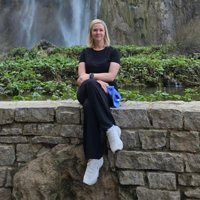 NadesHoniball's profile picture. Jesus first.☝🏻️Wife to @thomashoniball. 💕 Mother of 4. 👦🏼🧑🏽👦🏼👶🏼. Creative Arts. 🎭Teacher. 🇿🇦