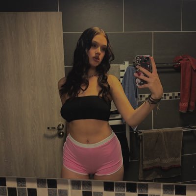 user989555's profile picture. 