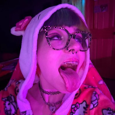 PFP: @dutifuldolly
Cock-owner, 22 years old, bi-curious, virgin,
porn addicted,
I love puke porn 💕
I love all kinds of perversions 💕
I love weirdos/pervs 💕