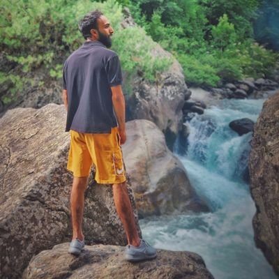 saa_qib0's profile picture. The art of showing nothing 😴