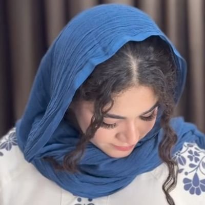 Baazm_e_Dil's profile picture. ✨ "یہ #بــــــــزمِ_دِل ہے
یہاں لفظوں کے چراغ جلتے ہیں
اور احساسات خوشبو بنتے ہیں" 
میری کسی بھی پوسٹ کا میری یا کسی دوسرے کی ذاتی زندگی سے کوئی تعلق نہیں ۔۔💝
