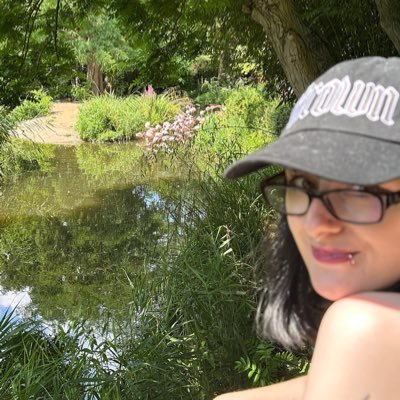 27 II she/they II Lu crew || Tanzaraitoon is my fav. album ❤️ @tomsmiff1 💍 Priv: @dreamofcecilia Backup: @tanzaraitoon