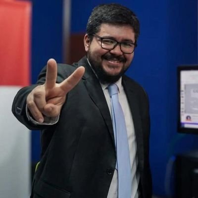 📝 Periodista |🎙#UPDT L a V 08 hs |🎙#MediodiaEnLaTorre L a V 12 hs |
📻 @latorrefm1019 | 📺@RTR_Canal_9
✍️ Redactor en https://t.co/LEj41AXMPR