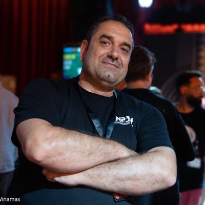 Padre de 2 niñas. Trabajo en @CNP_POKER . Fundador de @eljugadorbarato Presidente de @LaComunidad_PKR