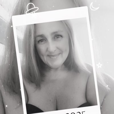 Mum of 3 boys, lover of gin, HLTA, Librarian in a secondary school.
